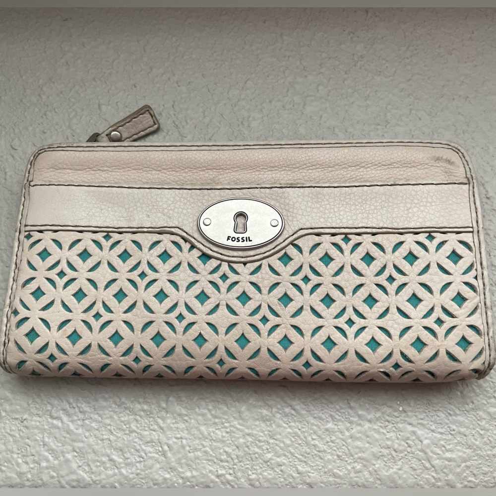 Fossil wallet